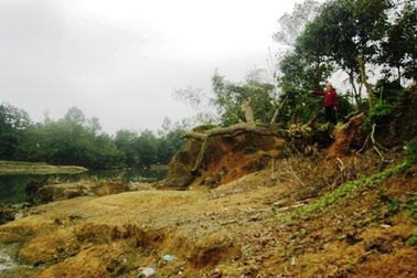Sạt lở bờ sông đe dọa hàng ngàn hộ dân