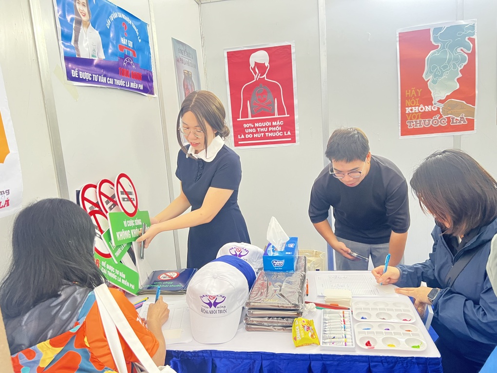 2.500 người tham gia giải chạy không khói thuốc lá - 1