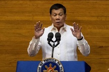 Tổng thống Philippines “đòi nợ” Mỹ 3 quả chuông