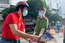 Chủ tịch TP lý giải việc "mạnh tay" xử lý cán bộ ra đường không đủ giấy tờ