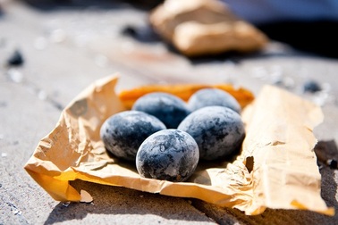 Giật mình "trứng trường thọ" đắt đỏ, thịt gà ri dởm giá "rẻ như bèo"