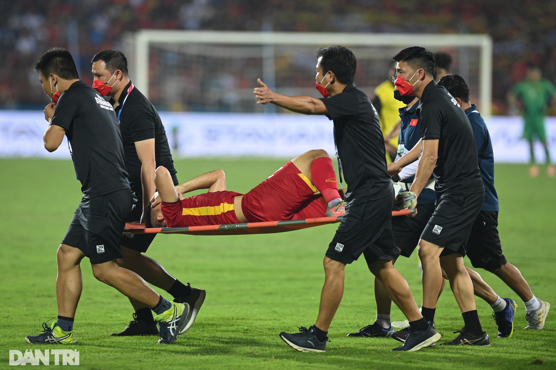 Tiến Linh: Tâm điểm của sự chỉ trích và bàn thắng vàng thành người hùng - 11 Tiến Linh: Tâm điểm của sự chỉ trích và bàn thắng vàng thành người hùng - 11