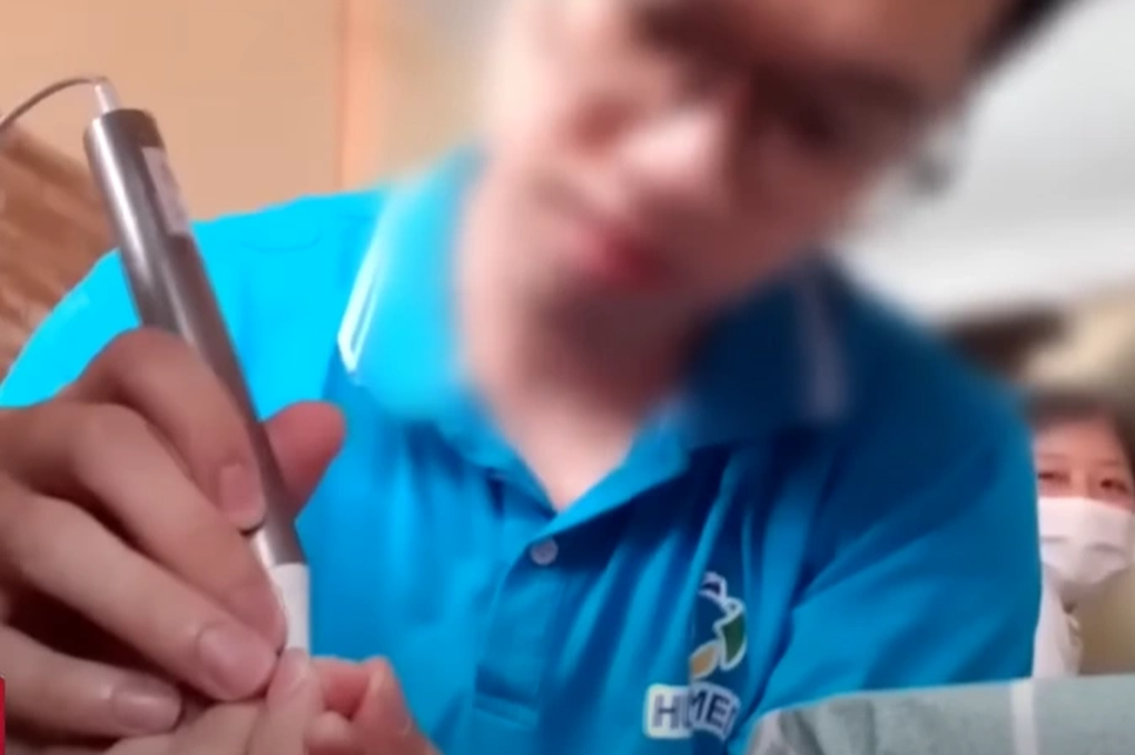 Hà Nội: Rộ dịch vụ bút đo vi chất, Sở Y tế nói gì? - 1 Hà Nội: Rộ dịch vụ bút đo vi chất, Sở Y tế nói gì? - 1