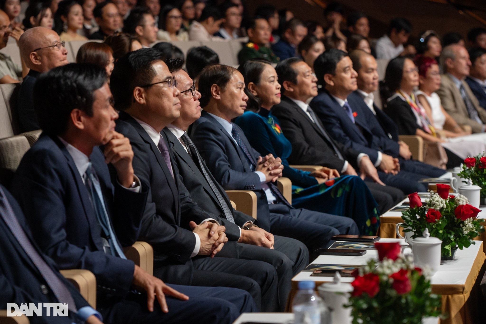 Đừng ngập ngừng khi làm việc thiện, đừng chần chừ lan tỏa câu chuyện tốt - 3 Đừng ngập ngừng khi làm việc thiện, đừng chần chừ lan tỏa câu chuyện tốt - 3