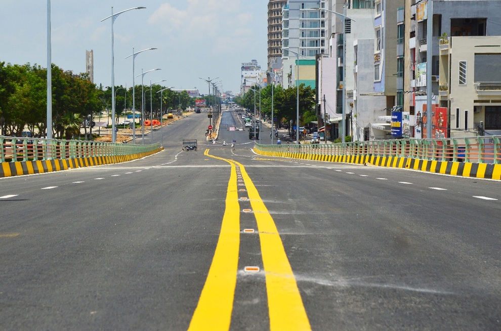 Cận cảnh cầu vượt nút giao thông hơn 700 tỷ đồng sắp thông xe ở Đà Nẵng - 5 Cận cảnh cầu vượt nút giao thông hơn 700 tỷ đồng sắp thông xe ở Đà Nẵng - 5