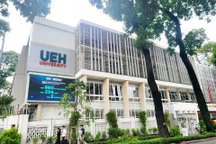 Điểm chuẩn vào Đại học Kinh tế TPHCM năm 2024 cao nhất 27,2 điểm