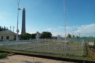 Nhọc nhằn nghề “đo gió, đong mưa” trên đảo Lý Sơn