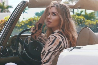 Abbey Clancy gợi cảm trong clip quảng cáo