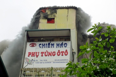 Hà Nội: Hỏa hoạn kinh hoàng sát “chợ Giời”, cả phố hoảng loạn