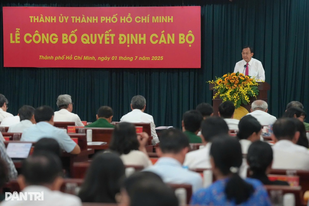 Thành ủy TPHCM công bố nhân sự lãnh đạo các ban Đảng - 1 Thành ủy TPHCM công bố nhân sự lãnh đạo các ban Đảng - 1