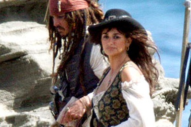 Penelope Cruz xuất hiện tại trường quay Cướp biển Caribe 4