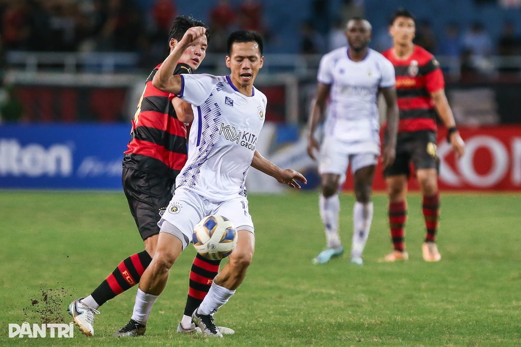 Tân binh đắt giá ghi hai bàn, Hà Nội FC vẫn thất bại trước đối thủ Hàn Quốc - 2 Tân binh đắt giá ghi hai bàn, Hà Nội FC vẫn thất bại trước đối thủ Hàn Quốc - 2