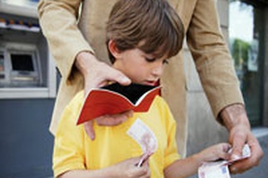 “Trợ cấp” cho con