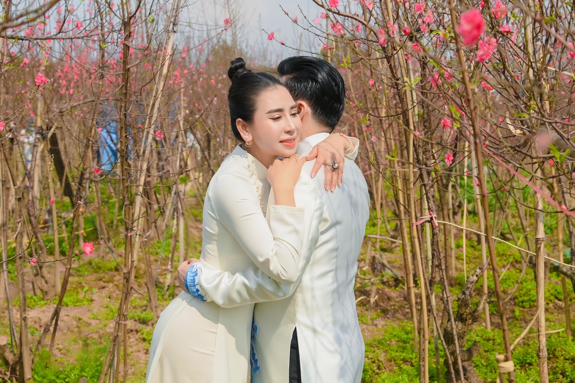 Quang Hà vướng nghi án tình cảm với nữ CEO - 2 Quang Hà vướng nghi án tình cảm với nữ CEO - 2