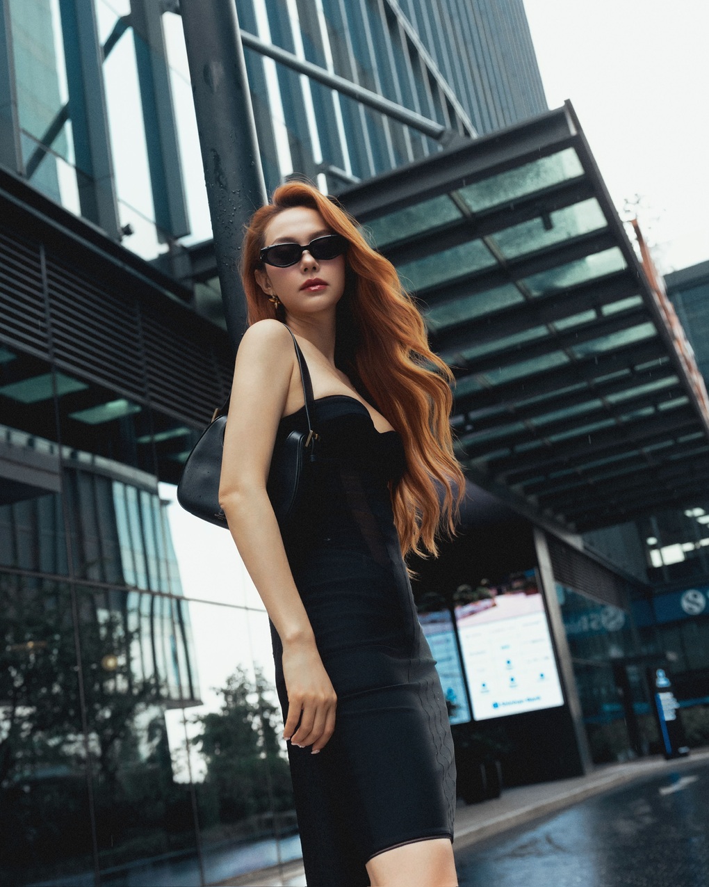 Minh Hang ត្រឡប់មកប្រឡូកក្នុងវិស័យចម្រៀងវិញក្រោយពេល៧ឆ្នាំ រំលឹកពីការសម្តែងការគប់ឌីសដ៏អស្ចារ្យរបស់នាង - ១ Minh Hằng trở lại âm nhạc sau 7 năm, nhắc lại màn ném đĩa gây chú ý - 1