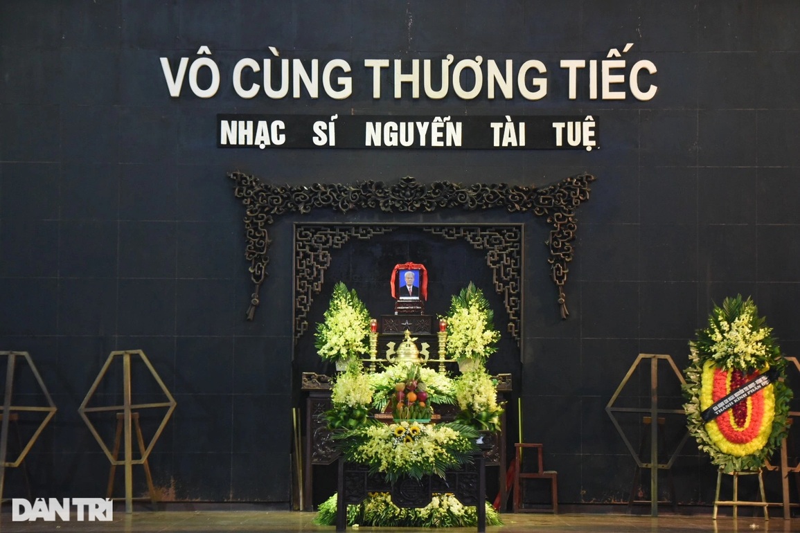 Nghệ sĩ đau xót tiễn biệt tác giả Tiếng hát giữa rừng Pác Bó - 1 Nghệ sĩ đau xót tiễn biệt tác giả Tiếng hát giữa rừng Pác Bó - 1