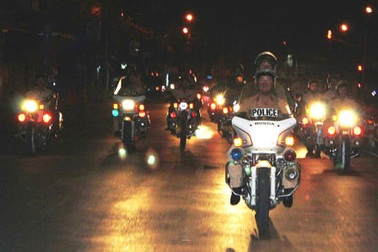 Ra quân dẹp nạn “quái xế”