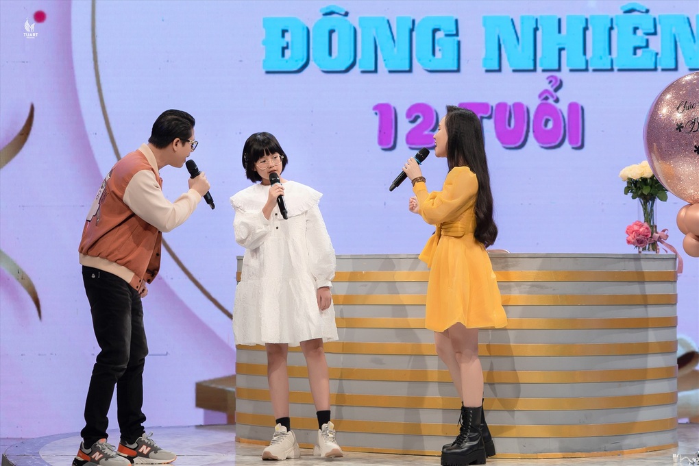 Nhạc sĩ Duy Hùng cưa đổ vợ bằng cốc nước ngô và nụ hôn trộm - 2 Nhạc sĩ Duy Hùng cưa đổ vợ bằng cốc nước ngô và nụ hôn trộm - 2