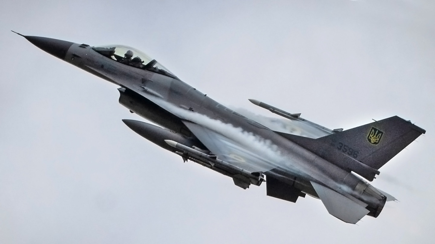 Tiêm kích F-16 thứ 4 bị rơi: Ukraine vào thế ngồi trên đống lửa - 1