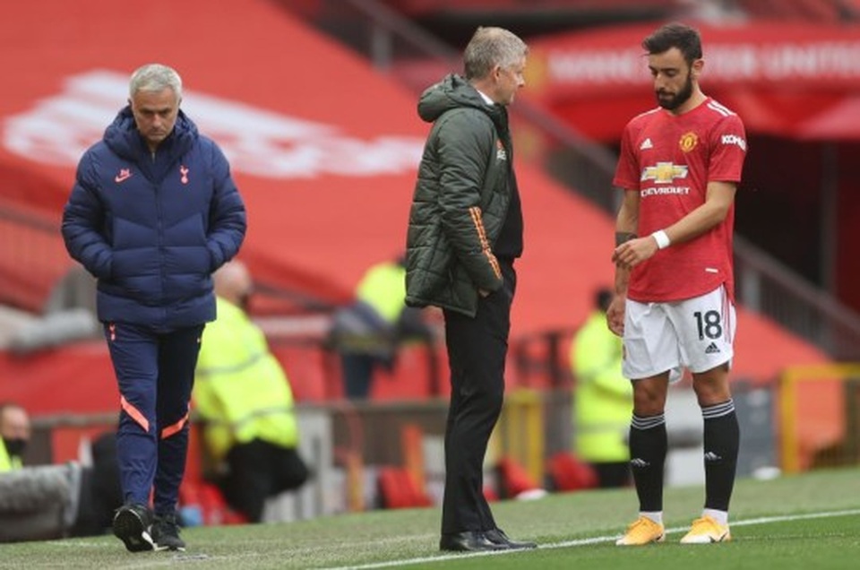 Paul Pogba nổi giận vì Bruno Fernandes được “cưng chiều” ở Man Utd - 2 Paul Pogba nổi giận vì Bruno Fernandes được “cưng chiều” ở Man Utd - 2