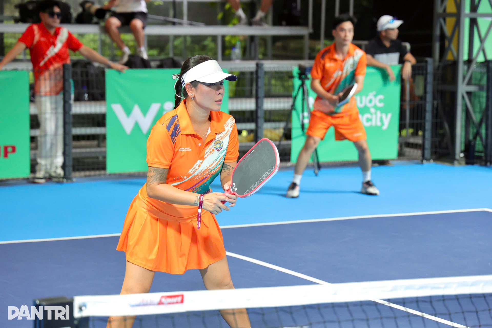 Cặp đôi CLB Pickleball Nghệ sĩ Hà Nội là Á quân nội dung Dân trí Friends - 5 Cặp đôi CLB Pickleball Nghệ sĩ Hà Nội là Á quân nội dung Dân trí Friends - 5