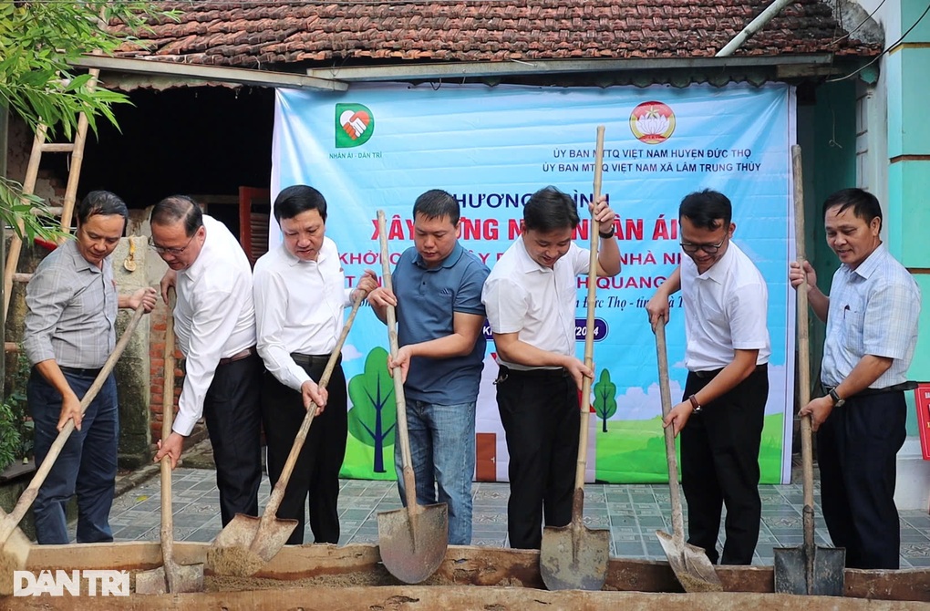 Khởi công xây dựng nhà Nhân ái tặng gia đình vợ chồng tàn tật ở Hà Tĩnh - 6 Khởi công xây dựng nhà Nhân ái tặng gia đình vợ chồng tàn tật ở Hà Tĩnh - 6