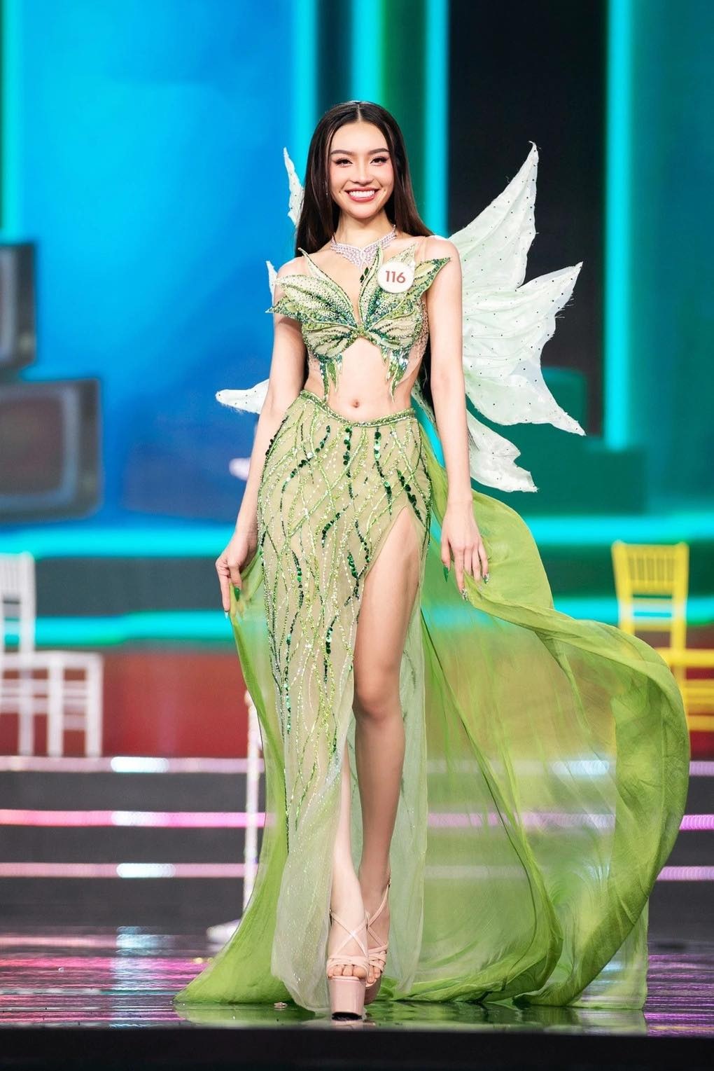 Thí sinh Miss Grand Vietnam đọc thơ, hát opera khi hô tên, BTC nói gì? - 2 Thí sinh Miss Grand Vietnam đọc thơ, hát opera khi hô tên, BTC nói gì? - 2