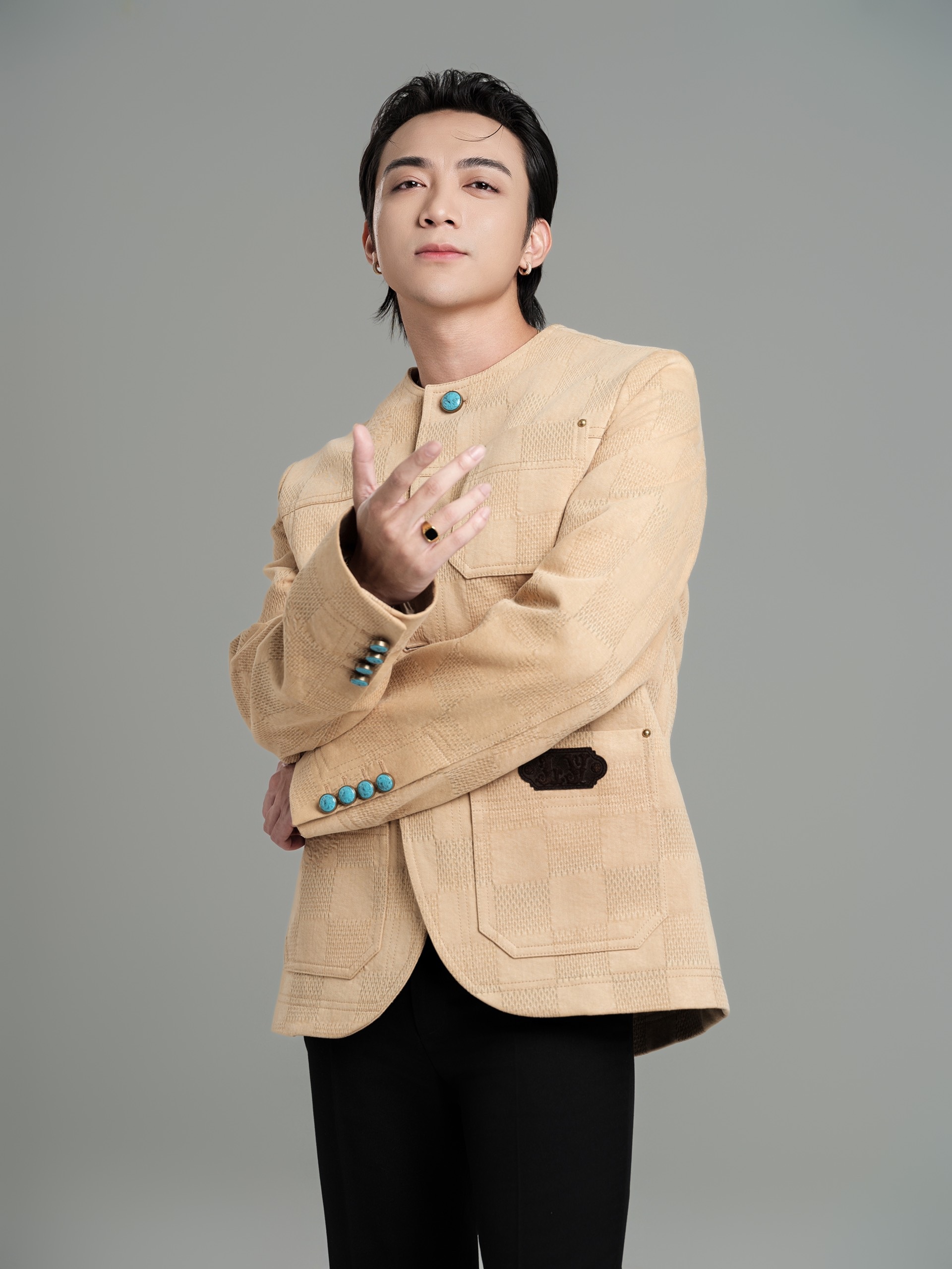 Dàn "Anh trai vượt ngàn chông gai" biểu diễn tại VTV Countdown 2025