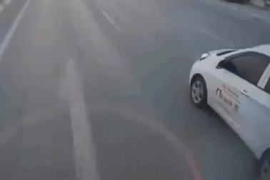 Ô tô con bị đâm xoay ngang trên đường cao tốc vì một lỗi "kinh điển"