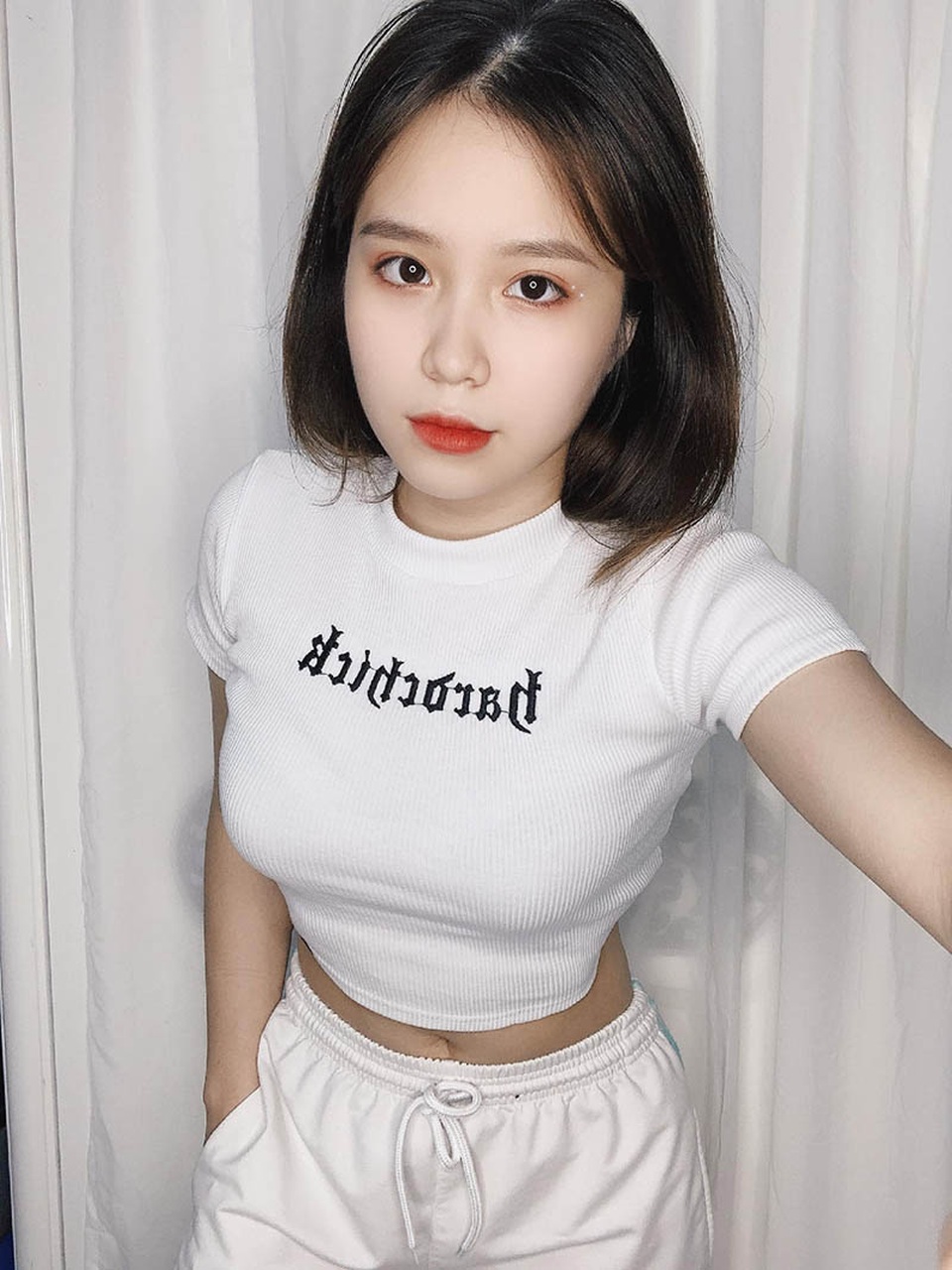 Hot girl có nụ cười tỏa nắng từng “gây bão” 2 năm trước giờ ra sao? - 11 Hot girl có nụ cười tỏa nắng từng “gây bão” 2 năm trước giờ ra sao? - 11