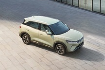 Loạt ô tô mới ra mắt Việt Nam trong tháng 7: Rẻ nhất là xe thuần điện