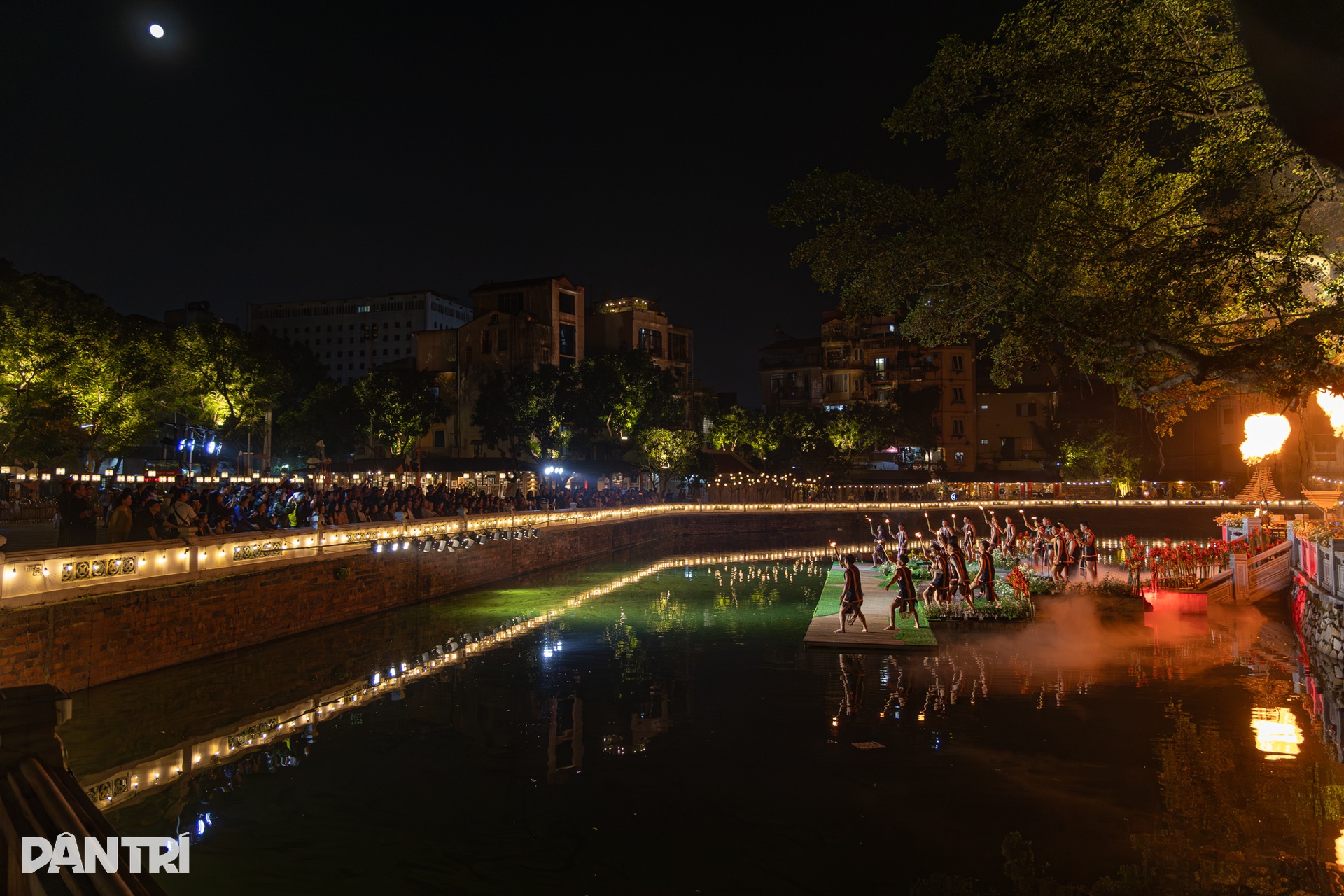 Khi âm thanh đại ngàn ngân vang giữa lòng Thủ đô - 11 Khi âm thanh đại ngàn ngân vang giữa lòng Thủ đô - 11