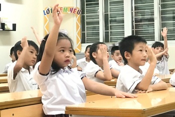Đề xuất đưa tiếng Anh thành môn học bắt buộc từ lớp 1