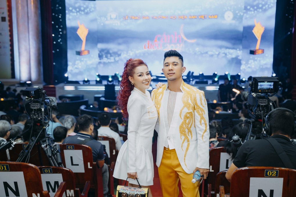 Lương Bằng Quang mong sớm tổ chức đám cưới với Ngân 98 - 2 Lương Bằng Quang mong sớm tổ chức đám cưới với Ngân 98 - 2