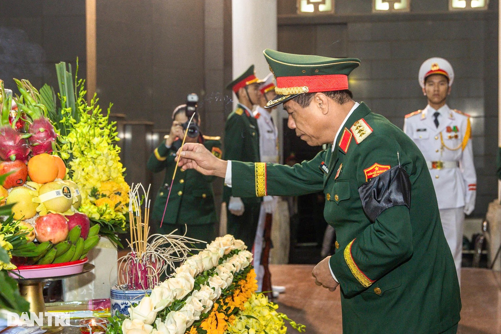 Lễ tang Trung tướng, Anh hùng lực lượng vũ trang Khuất Duy Tiến - 5 Lễ tang Trung tướng, Anh hùng lực lượng vũ trang Khuất Duy Tiến - 5