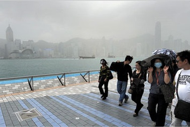 Hồng Kông báo động vì màn “mây khói độc”