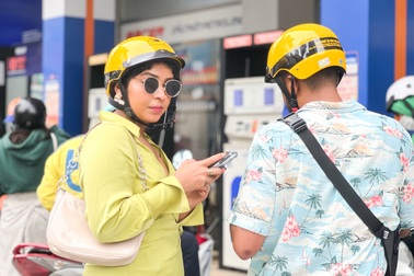 Đòi chia tiền ăn lẫn tiền xăng xe sau hẹn hò, chàng trai bị phản ứng dữ dội