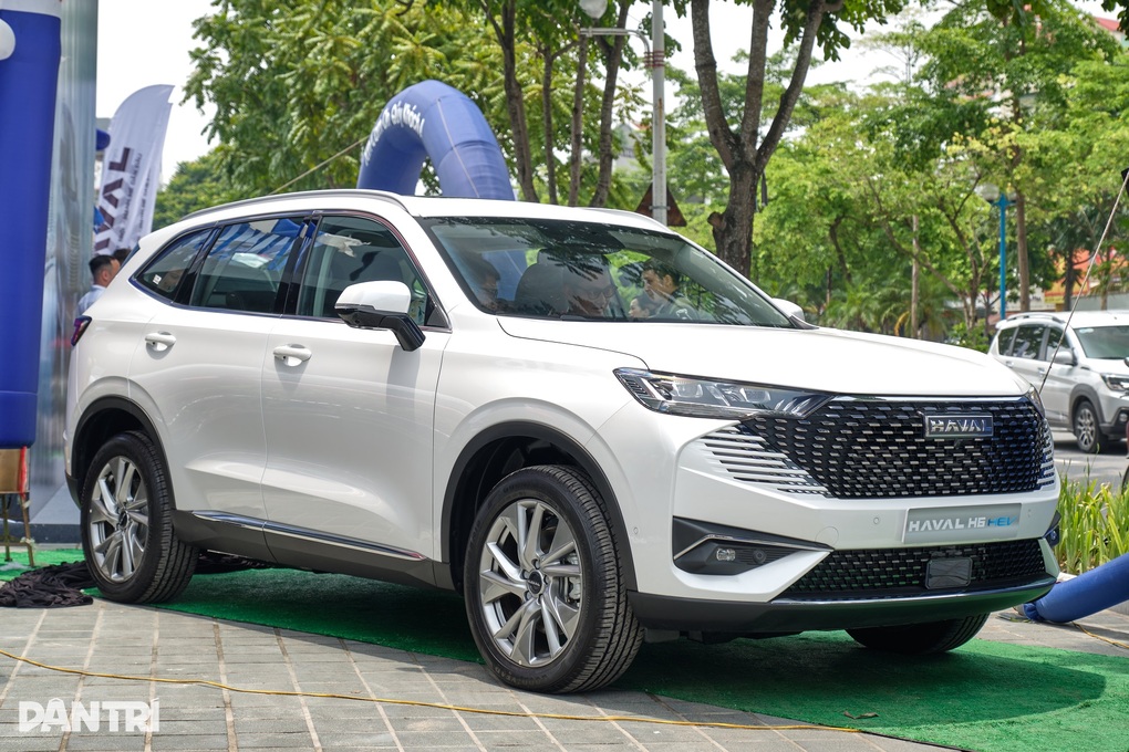 Haval H6 chốt giá gần 1,1 tỷ đồng, đấu CX-5 và Tucson bằng động cơ hybrid - 1 Haval H6 chốt giá gần 1,1 tỷ đồng, đấu CX-5 và Tucson bằng động cơ hybrid - 1