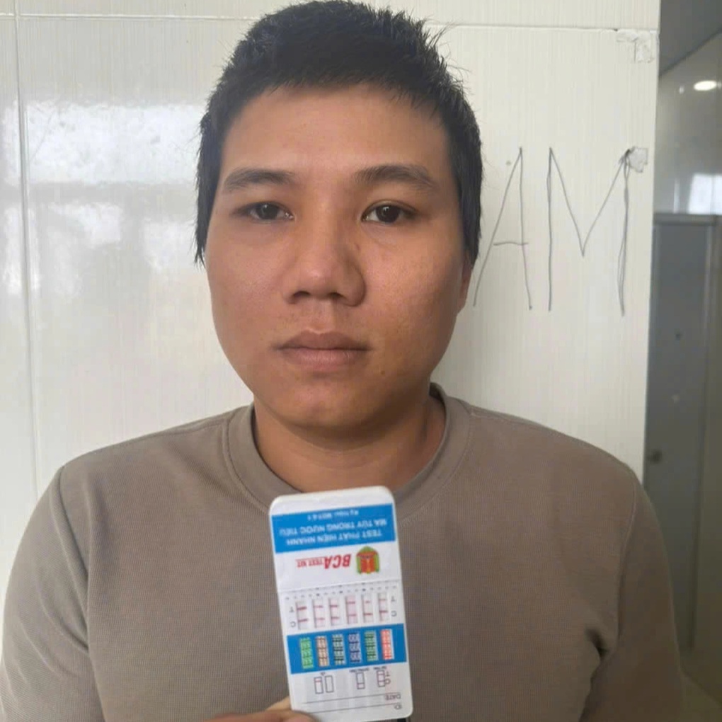 Nửa đêm hóa trang đột nhập cửa hàng của chị gái trộm tiền - 2