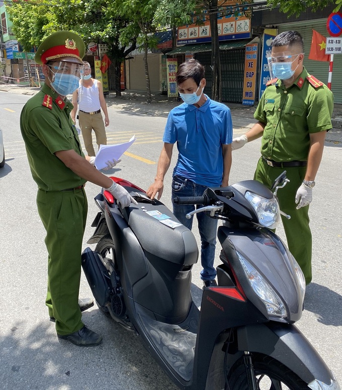 Hà Nội: Xử lý nghiêm các trường hợp cố tình vi phạm quy định phòng, chống dịch covid-19 - Ảnh 2.