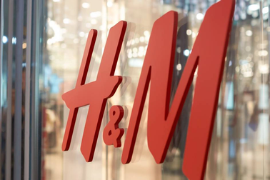 Vì sao H&M đóng cửa hàng lớn nhất tại Thượng Hải?