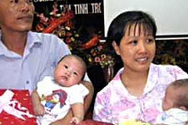 Viện Phụ sản Hà Nội chào đón 10 em bé “ống nghiệm” đầu tiên