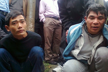 Bị công an bắt, nuốt ma túy vào miệng để tẩu tán