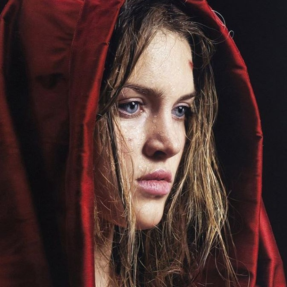 Kinh ngạc những bức tranh chân dung thiếu nữ thật hơn cả... ảnh thực - 9 Kinh ngạc những bức tranh chân dung thiếu nữ thật hơn cả... ảnh thực - 9