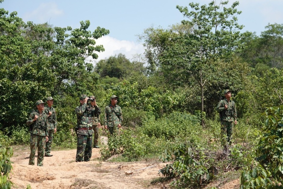 Covid-19 nóng rực, biên phòng thiết lập vành đai siết chặt kiểm soát - 2 Covid-19 nóng rực, biên phòng thiết lập vành đai siết chặt kiểm soát - 2