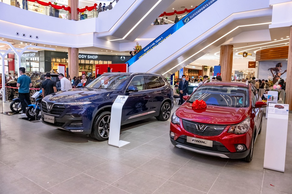 Bán hơn 30.000 xe chỉ sau 18 tháng: Nhờ đâu VinFast tăng trưởng thần kỳ? - 1 Bán hơn 30.000 xe chỉ sau 18 tháng: Nhờ đâu VinFast tăng trưởng thần kỳ? - 1