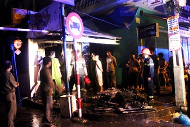 Chốt dân phòng cháy rụi trong đêm