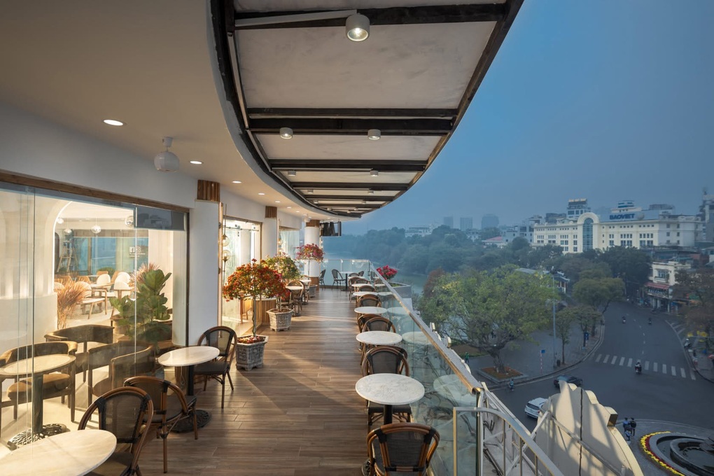Hà Nội: 5 quán xem pháo hoa view triệu đô tại quận Hoàn Kiếm - 9 Hà Nội: 5 quán xem pháo hoa view triệu đô tại quận Hoàn Kiếm - 9