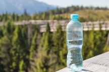 99% nước đóng chai có chứa hóa chất vĩnh cửu nguy hiểm