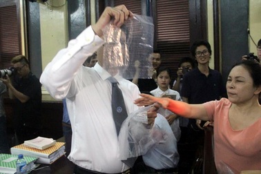 Vụ hoa hậu Phương Nga: Lộ diện 5 lá thư thông cung bằng nilong